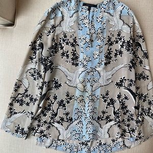BCBG Max Azaria printed tunic top sz small EUC